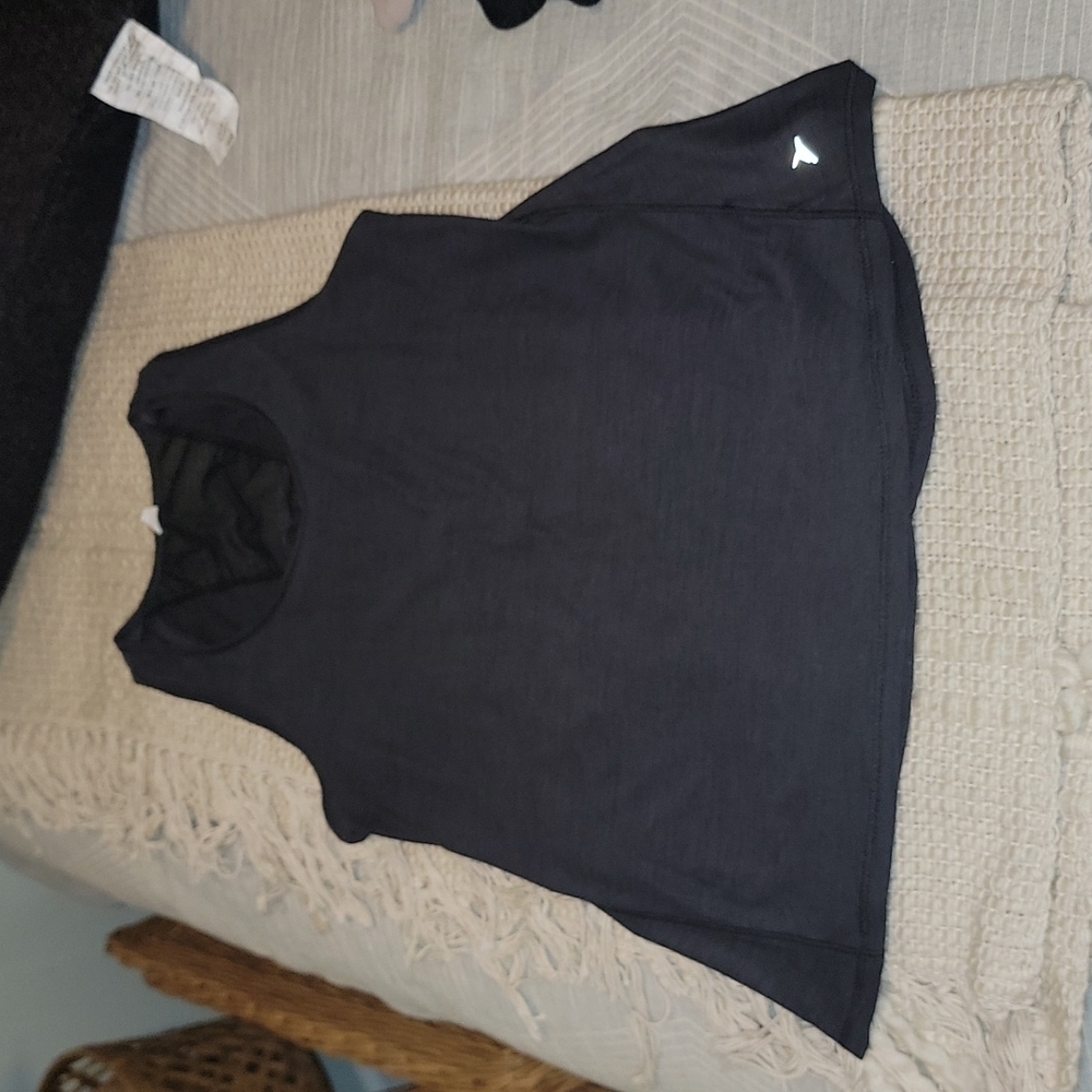 OLD Navy Active Mesh Back Sports Tank. Medium